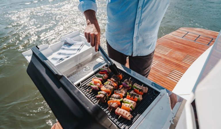 barbecue yacht